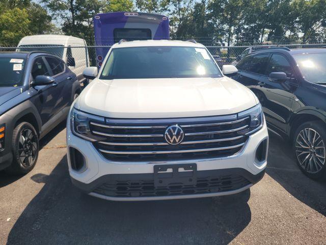 2025 Volkswagen Atlas SE — photo 1 of 3