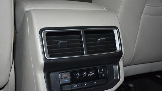 2025 Volkswagen Atlas SE