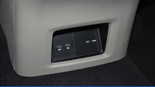 2025 Volkswagen Atlas SE