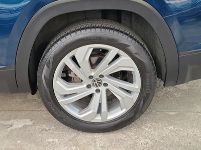 Photo of a 2023 Volkswagen Atlas V6 SE 4DR SUV W/Technology for sale