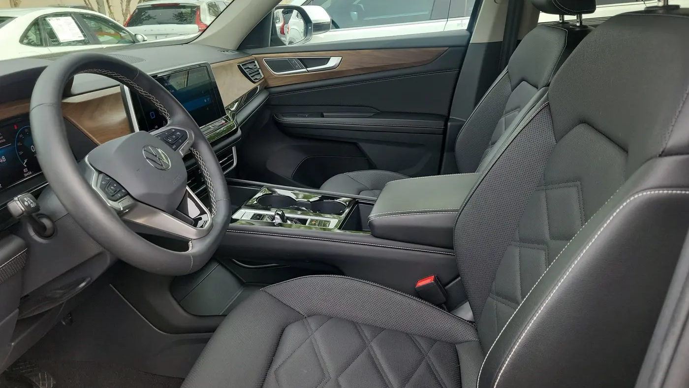 2024 Volkswagen Atlas SE