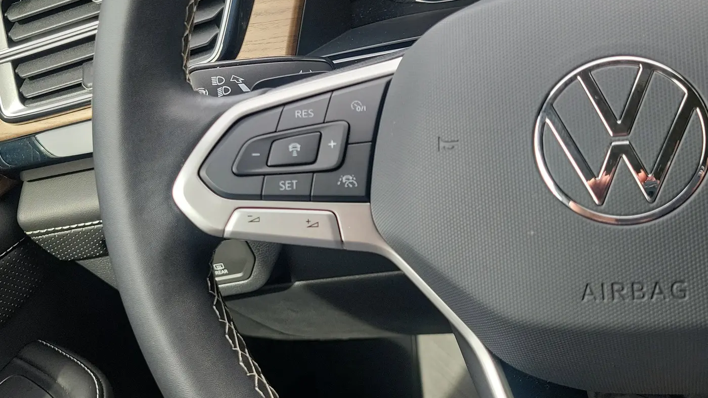 2024 Volkswagen Atlas SE