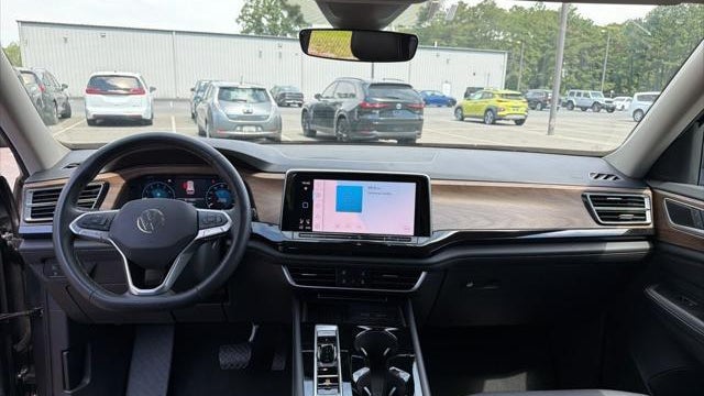 2025 Volkswagen Atlas SE