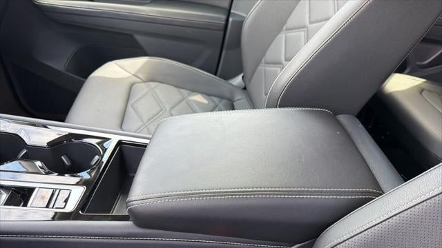 2025 Volkswagen Atlas SE