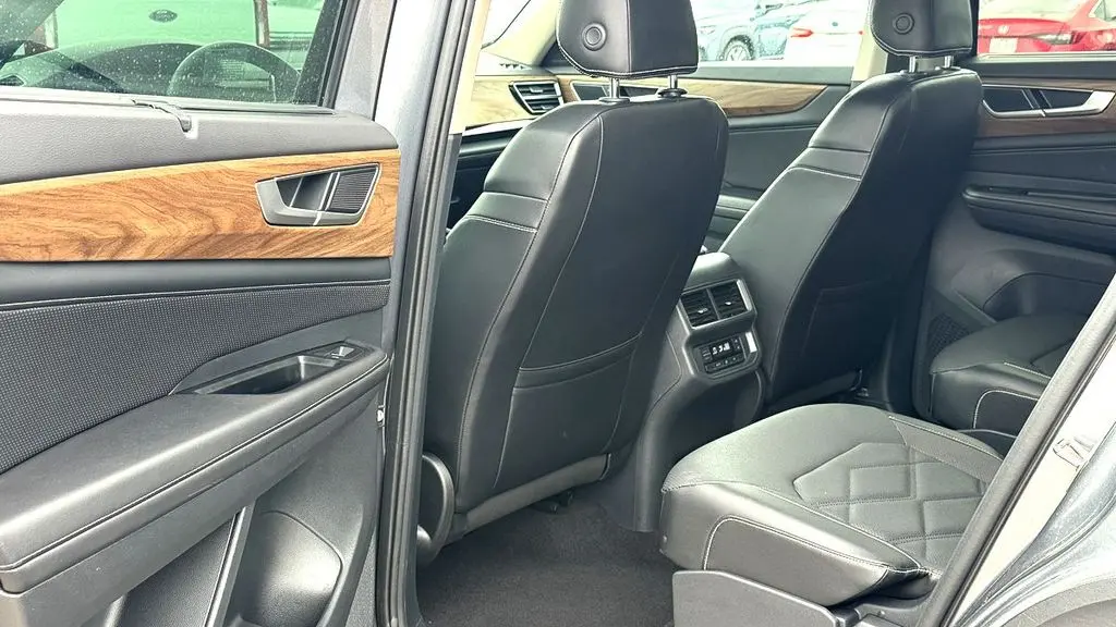 2024 Volkswagen Atlas SE
