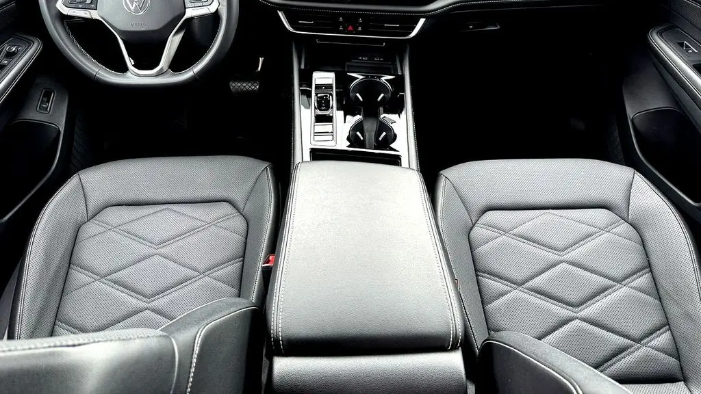 2024 Volkswagen Atlas SE