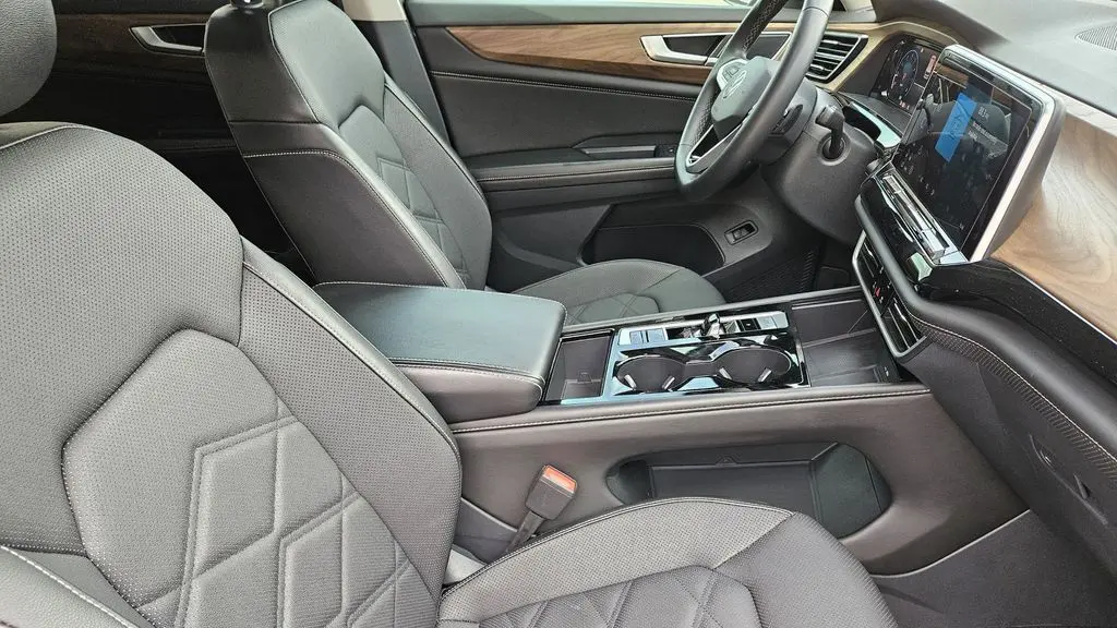 2024 Volkswagen Atlas SE