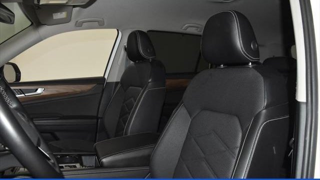 2025 Volkswagen Atlas SE