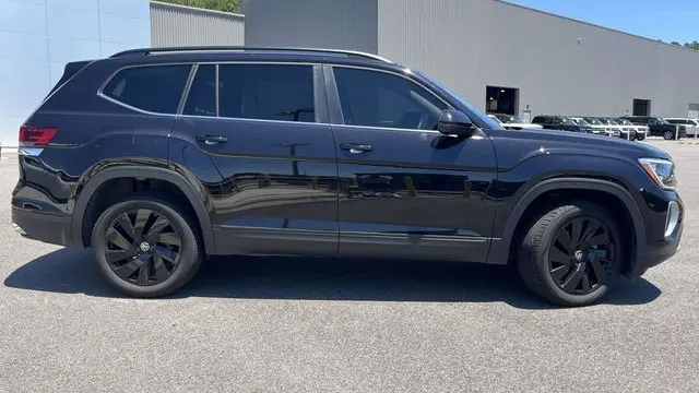 2024 Volkswagen Atlas SE