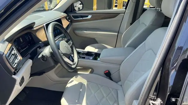 2024 Volkswagen Atlas SE