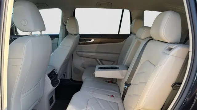 2024 Volkswagen Atlas SE