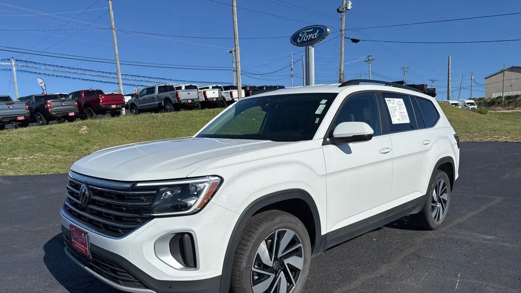 2025 Volkswagen Atlas SE