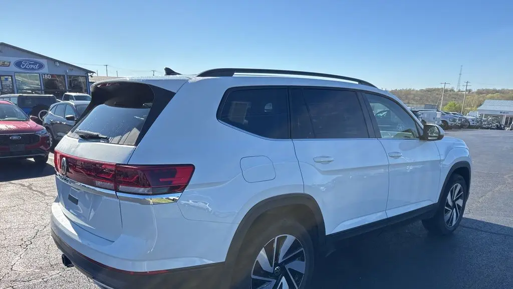 2025 Volkswagen Atlas SE