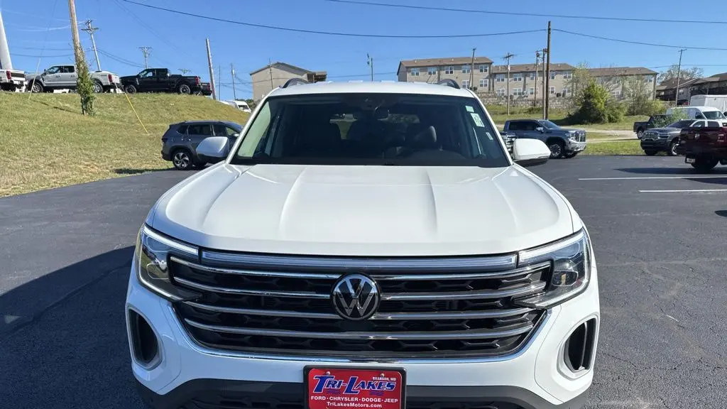 2025 Volkswagen Atlas SE