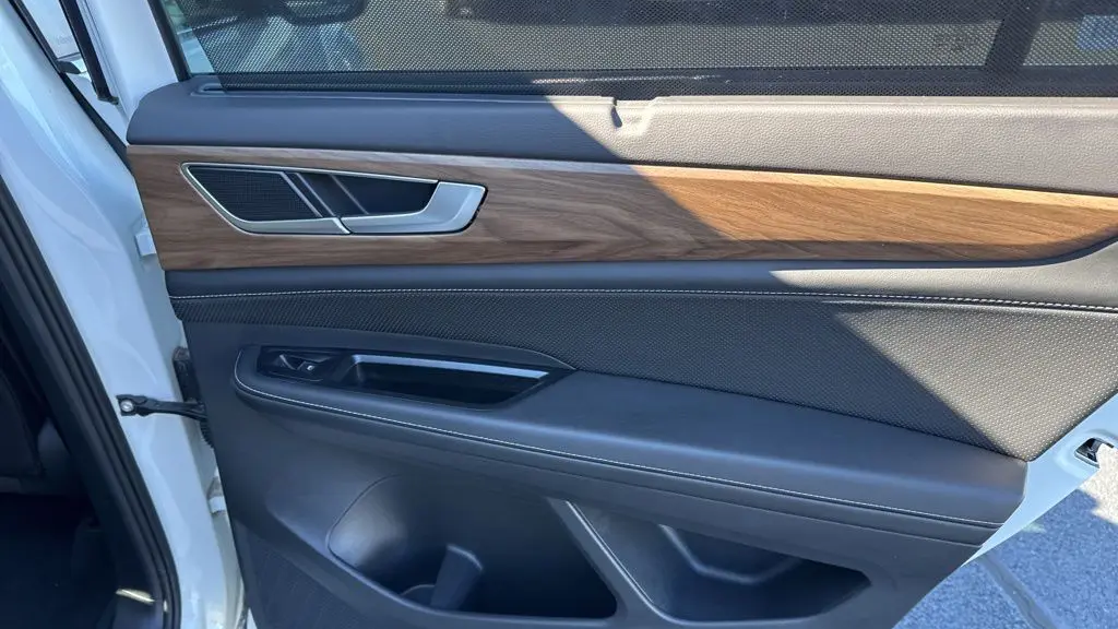 2025 Volkswagen Atlas SE