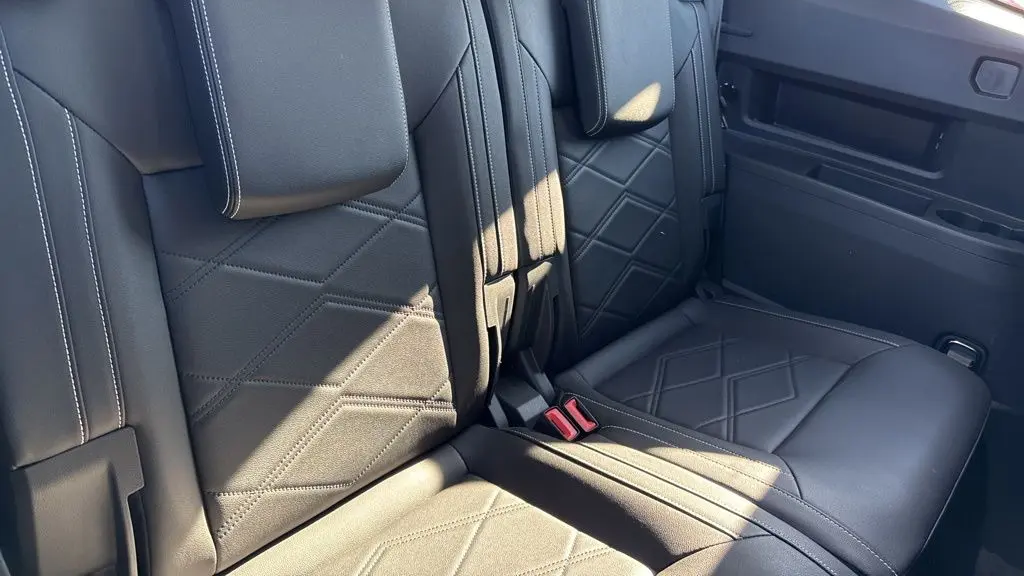 2025 Volkswagen Atlas SE