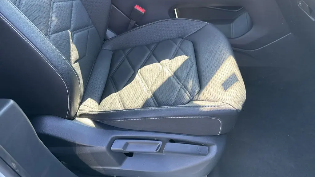 2025 Volkswagen Atlas SE