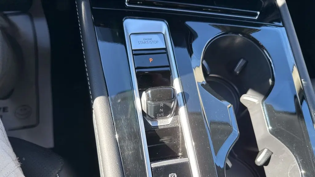 2025 Volkswagen Atlas SE