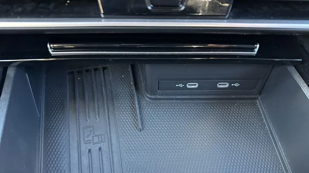 2025 Volkswagen Atlas SE