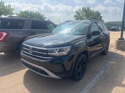Photo of a 2023 Volkswagen Atlas V6 SE 4DR SUV W/Technology for sale