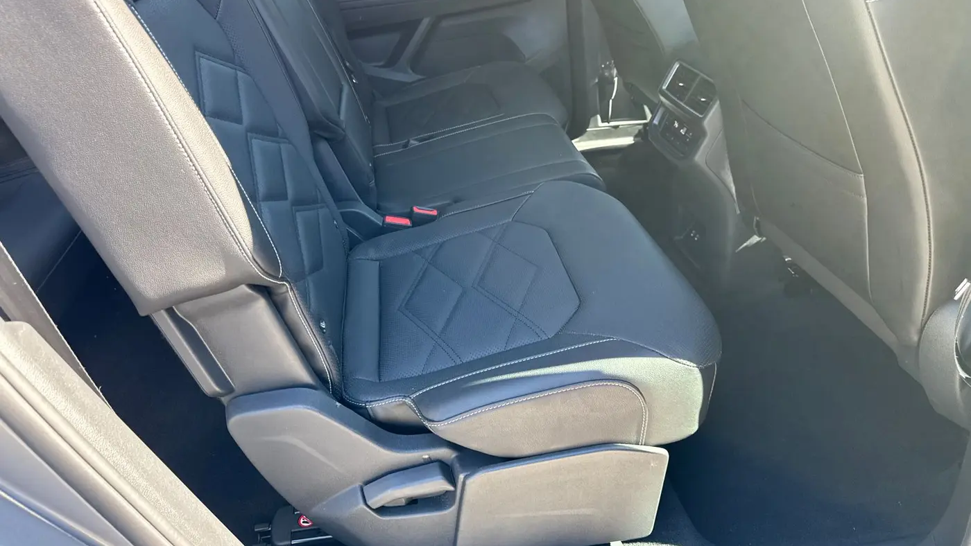 2025 Volkswagen Atlas SE