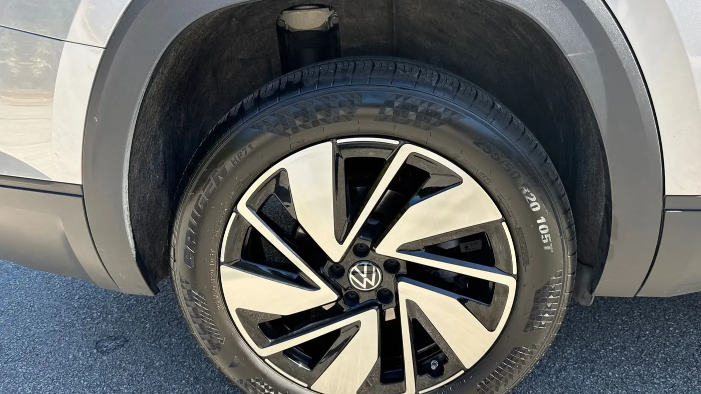 2025 Volkswagen Atlas SE