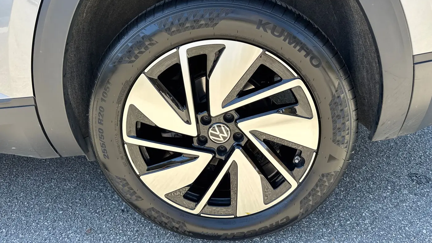 2025 Volkswagen Atlas SE