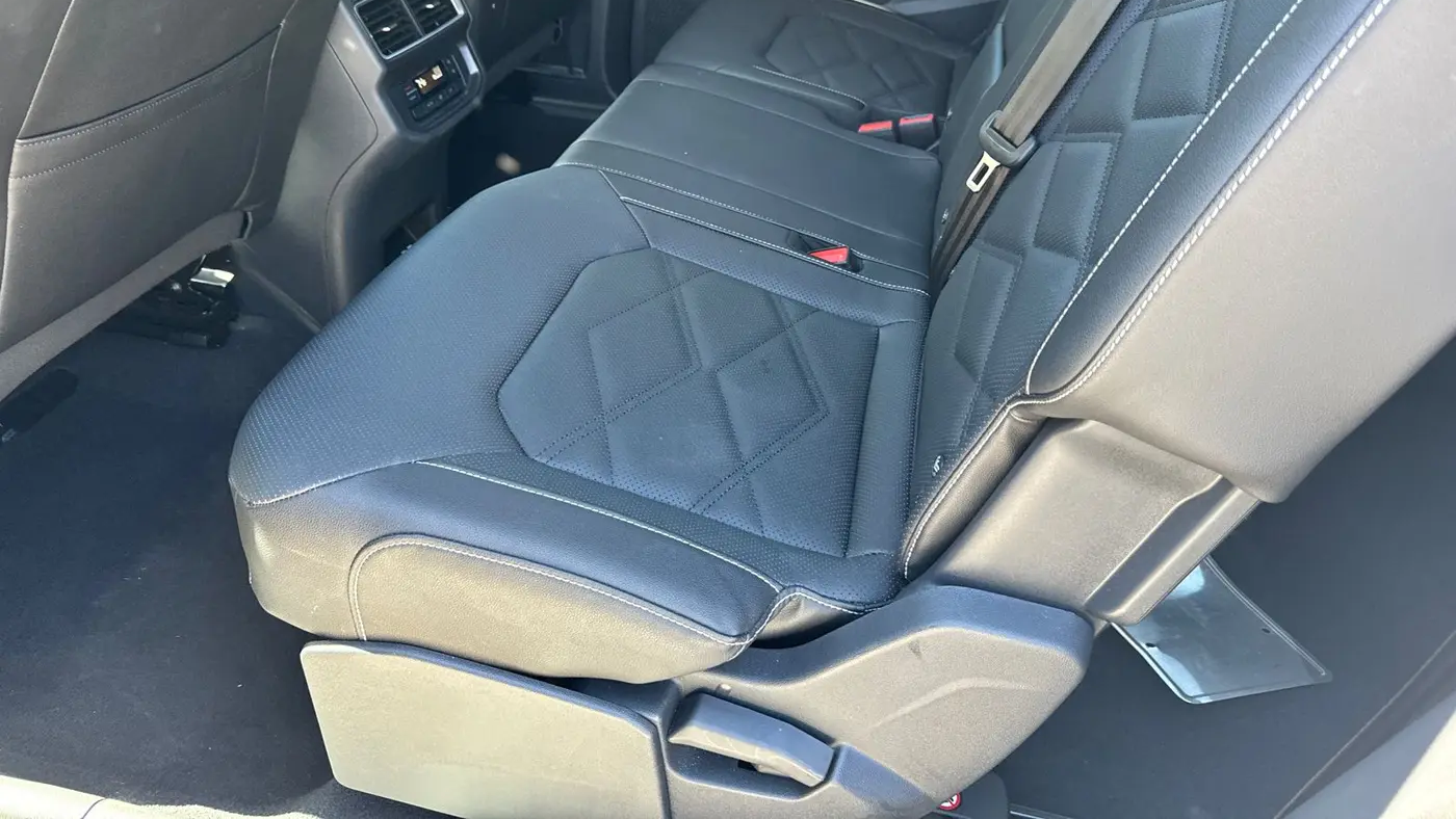 2025 Volkswagen Atlas SE