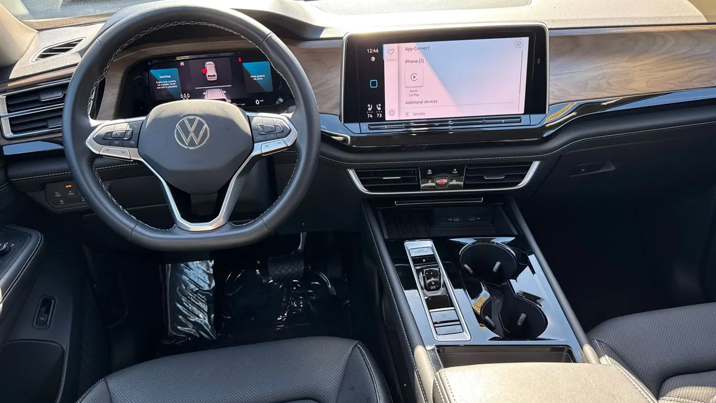 2025 Volkswagen Atlas SE