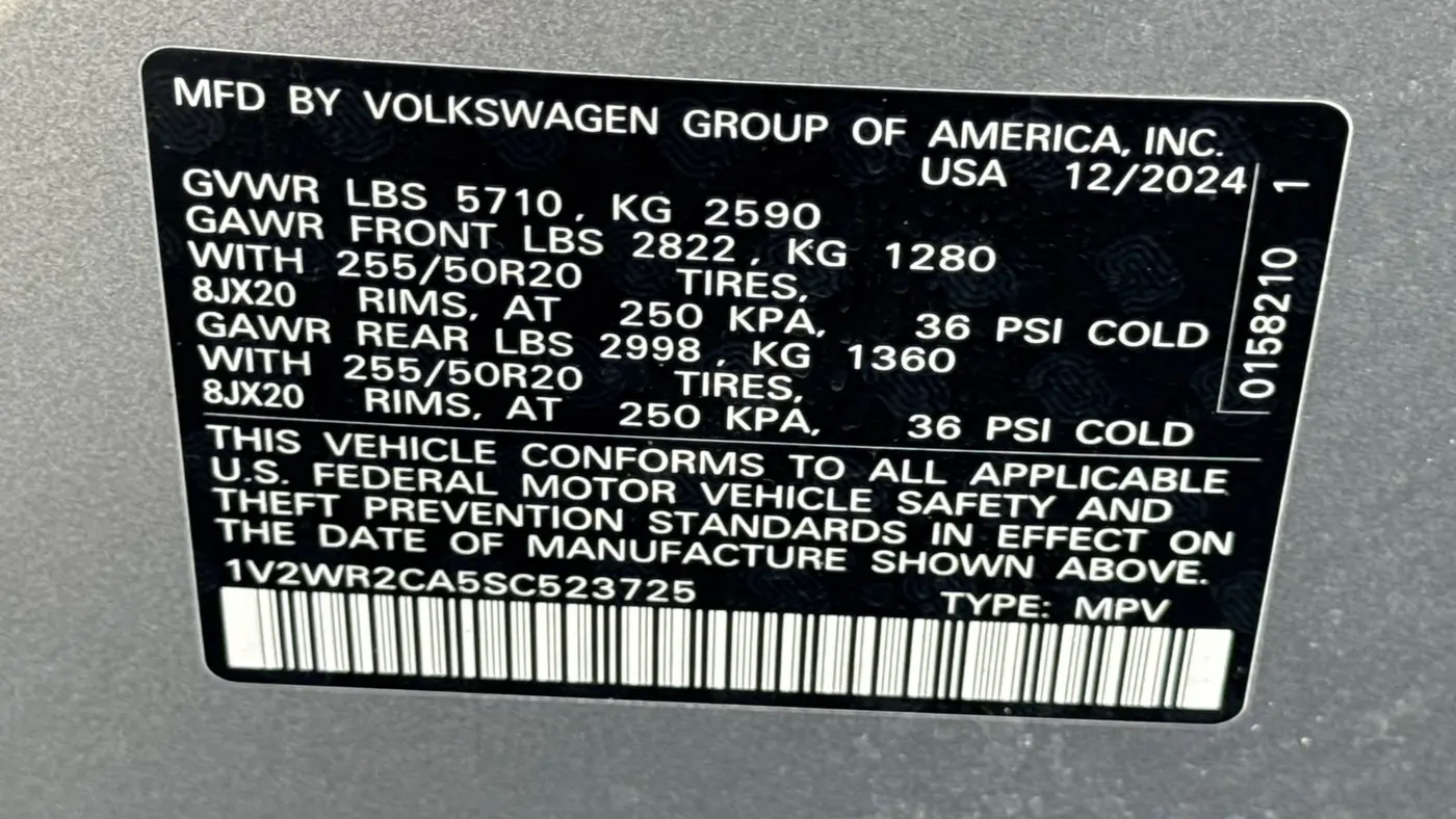 2025 Volkswagen Atlas SE