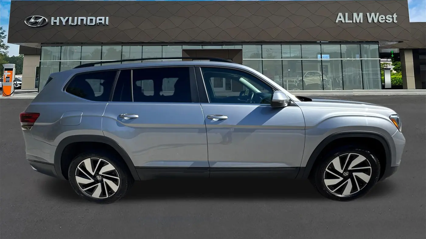 2025 Volkswagen Atlas SE
