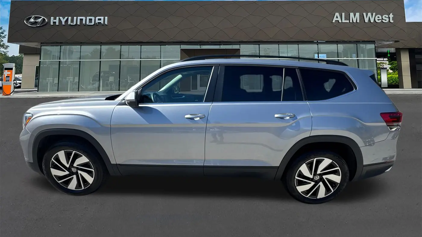 2025 Volkswagen Atlas SE