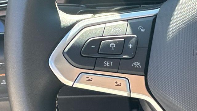 2025 Volkswagen Atlas SE