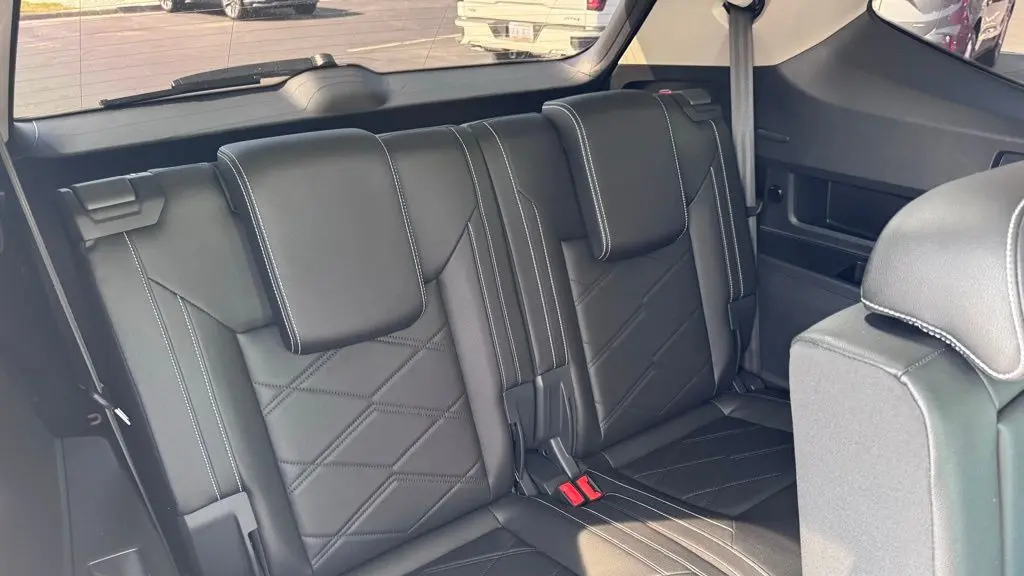 2025 Volkswagen Atlas SE