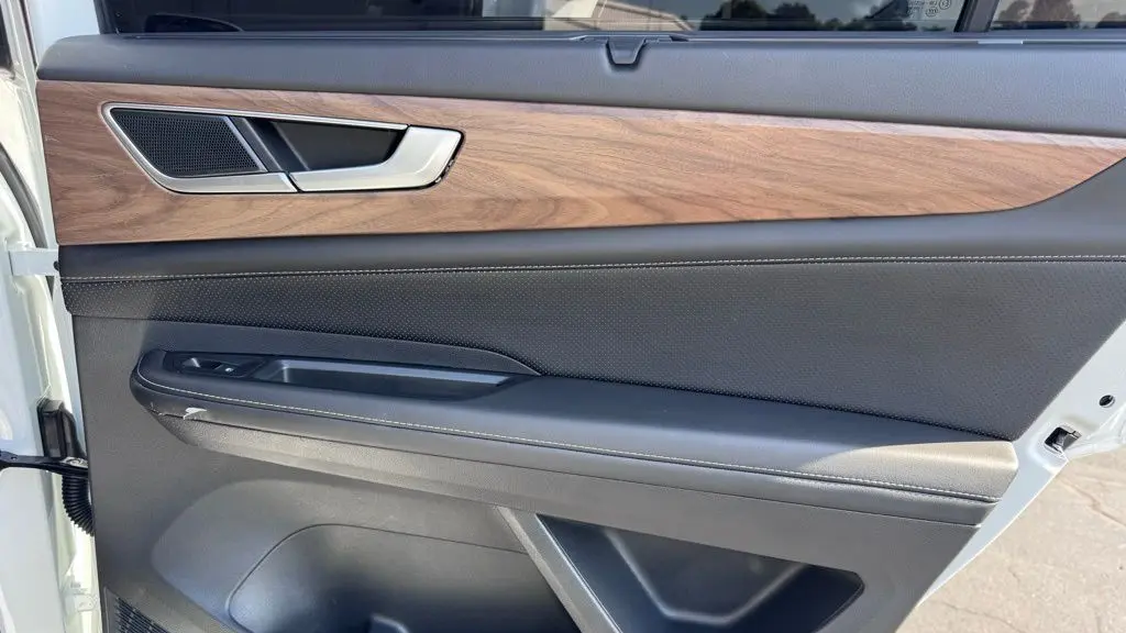 2025 Volkswagen Atlas SE