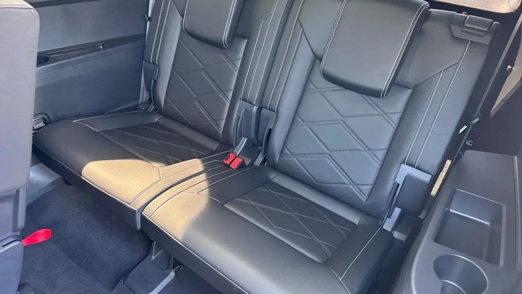 2025 Volkswagen Atlas SE