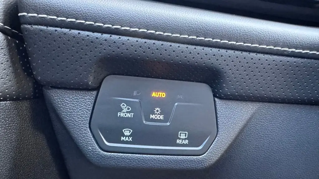 2025 Volkswagen Atlas SE