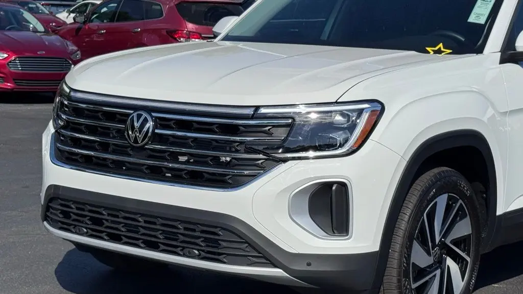 2025 Volkswagen Atlas SE