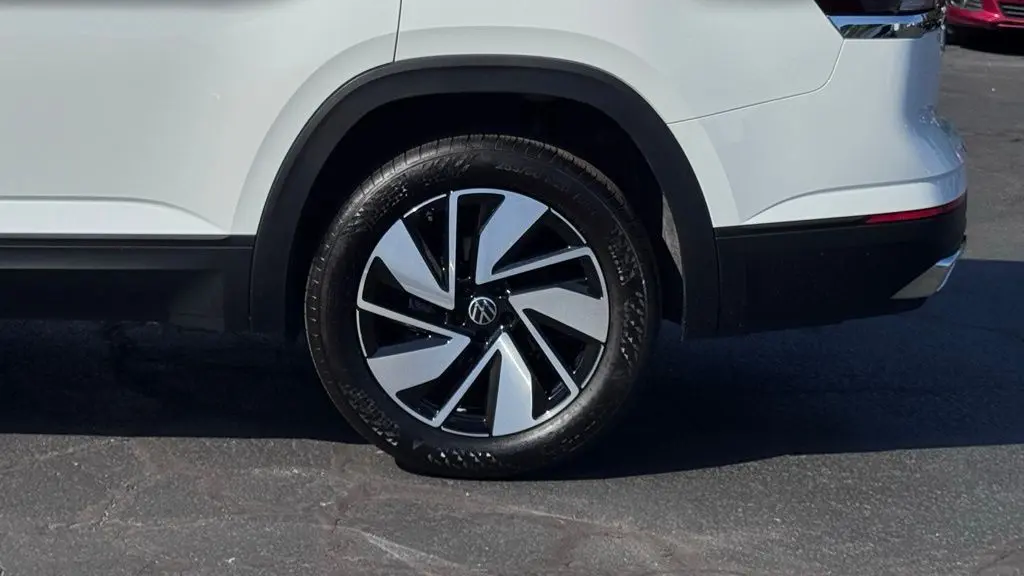 2025 Volkswagen Atlas SE