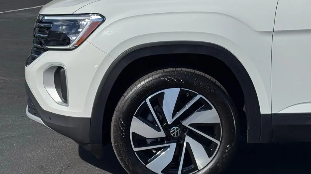 2025 Volkswagen Atlas SE