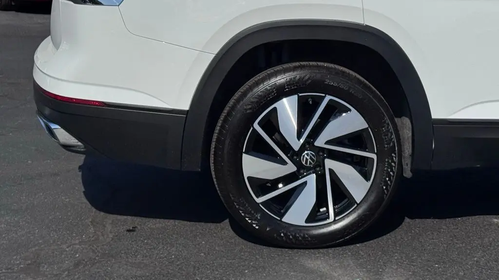 2025 Volkswagen Atlas SE