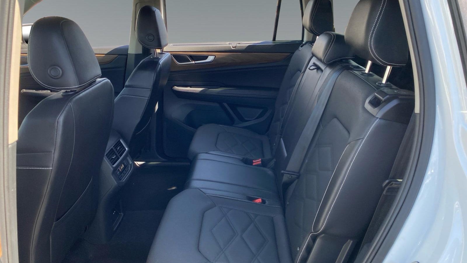 2024 Volkswagen Atlas SE