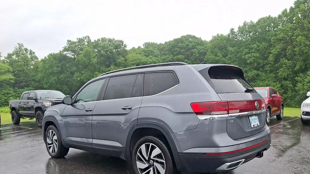 2024 Volkswagen Atlas SE