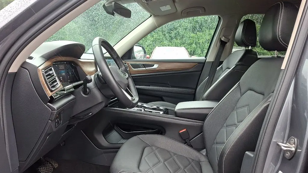 2024 Volkswagen Atlas SE
