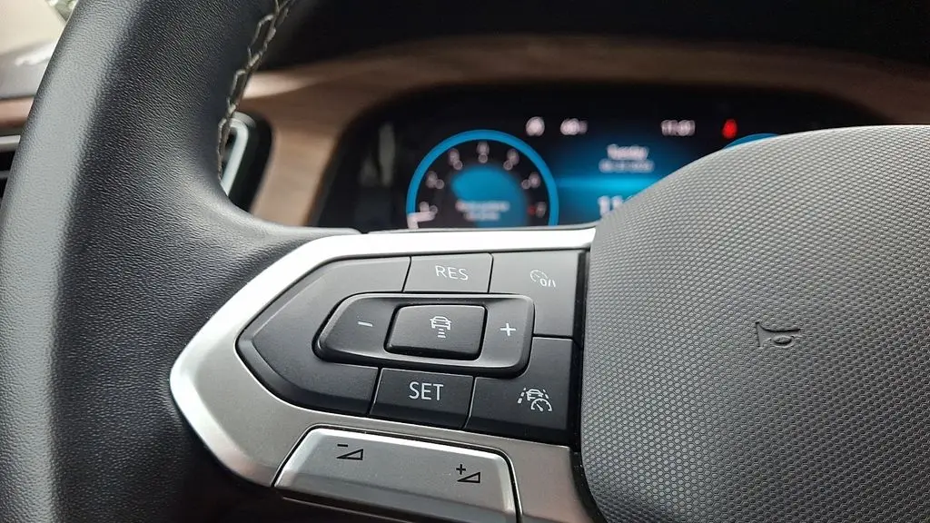 2024 Volkswagen Atlas SE