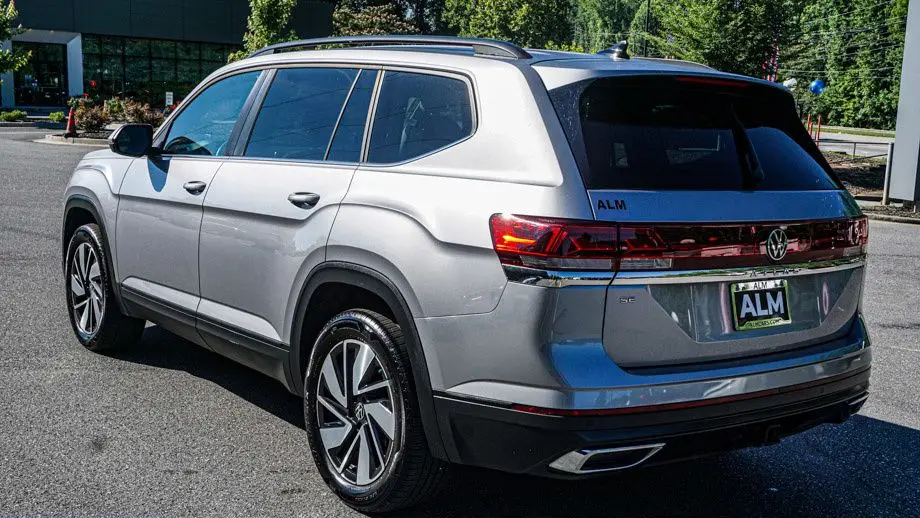 2025 Volkswagen Atlas SE