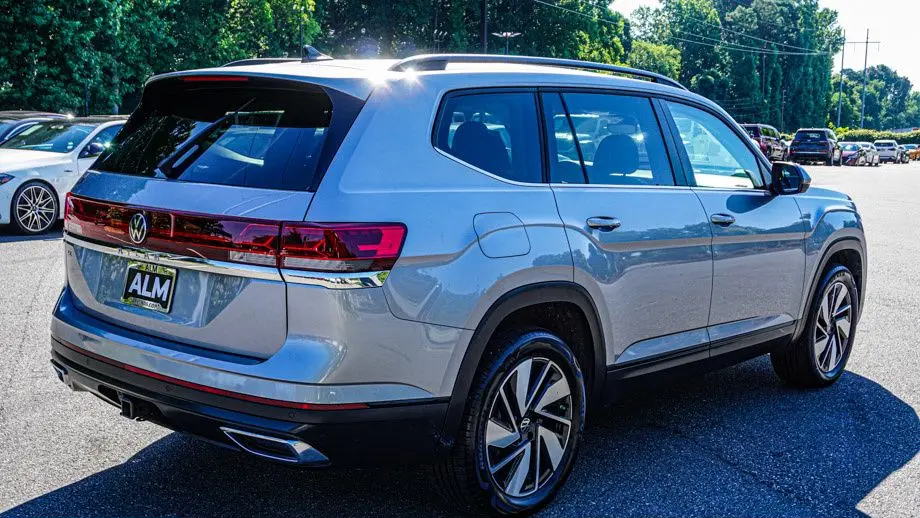 2025 Volkswagen Atlas SE