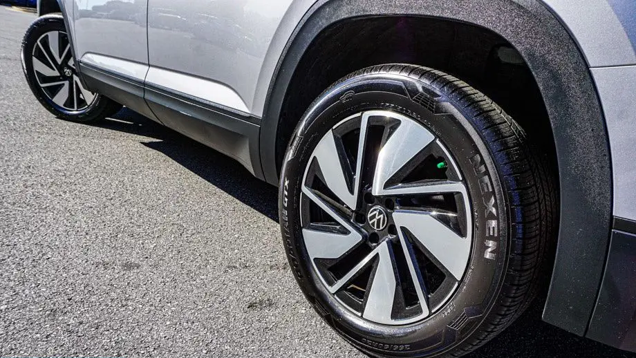 2025 Volkswagen Atlas SE