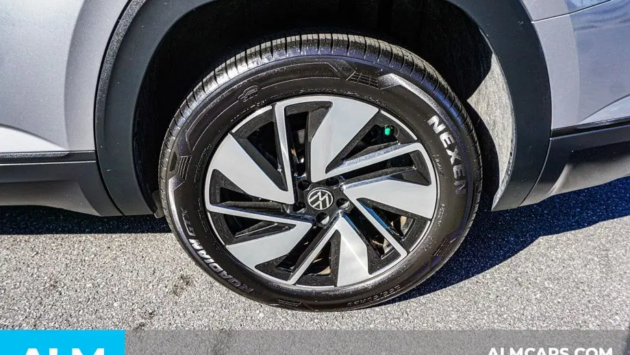 2025 Volkswagen Atlas SE