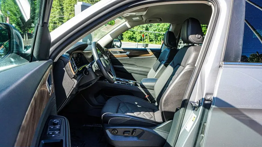 2025 Volkswagen Atlas SE
